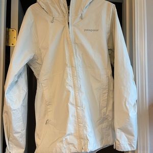 Patagonia Women’s Torrentshell Rain Jacket - size Medium